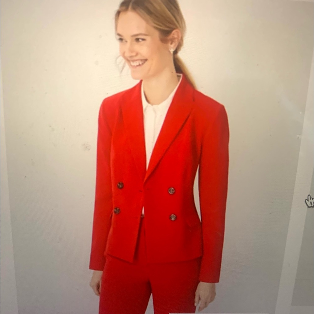Ann Taylor the Short Fitted Double Breasted Blazer in Fluid Crepe